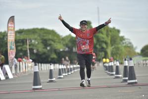 BIB: 0071
                            <button type="button" onclick="openModal(4943144)" class="btn btn-primary btn-sm float-right btn-popup" data-toggle="modal" data-target=".modal-high-quality">
                        <i class="fas fa-shopping-cart"></i> Add to Cart
                    </button>
                                            <button type="button" onclick="isThisMe(4943144, true)" class="btn btn-success btn-sm float-right btn-popup btn-isme hidden" data-toggle="tooltip" data-placement="bottom" title="นี่คือรูปของคุณใช่ไหม คลิกที่นี่เพื่อเอาเข้าอัลบั้ม">
                        <i class="fas fa-plus"></i> Add to album
                    </button>
                    <button type="button" onclick="isThisMe(4943144, false)" class="btn btn-warning btn-sm float-right btn-popup btn-isnotme hidden">
                        <i class="fas fa-ban"></i> Remove from album
                    </button>